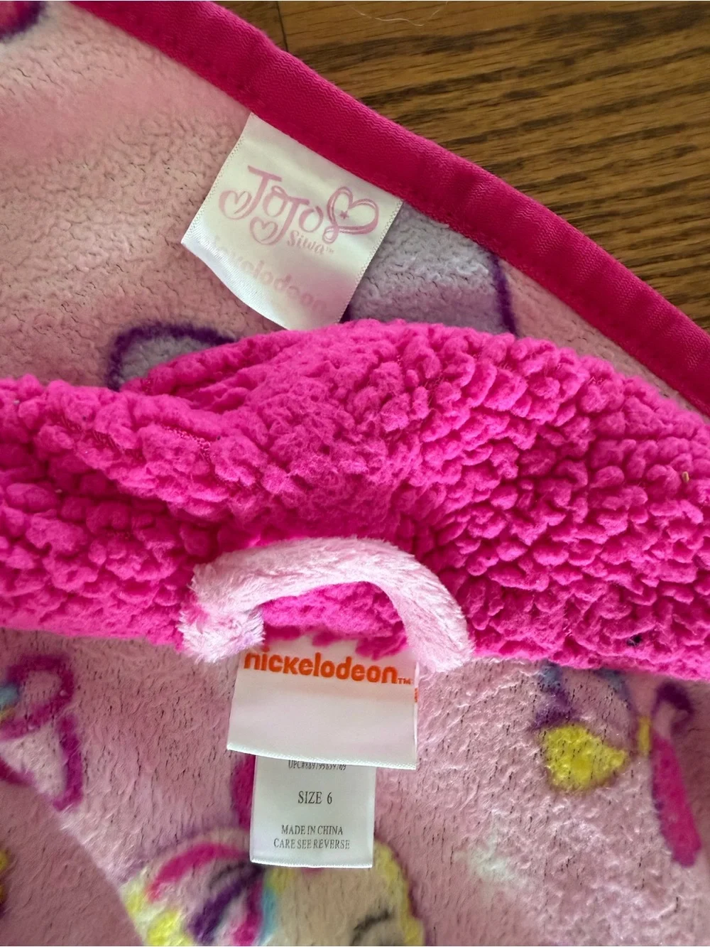 Size 6 Girls Plush Pink JoJo Siwa Robe and Blanket